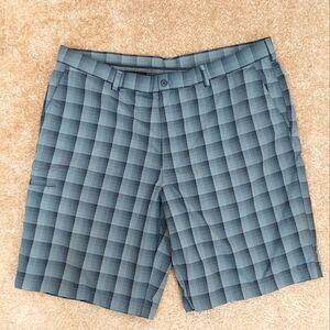 Grand Slam Plaid Performance Mens Shorts, Size 40